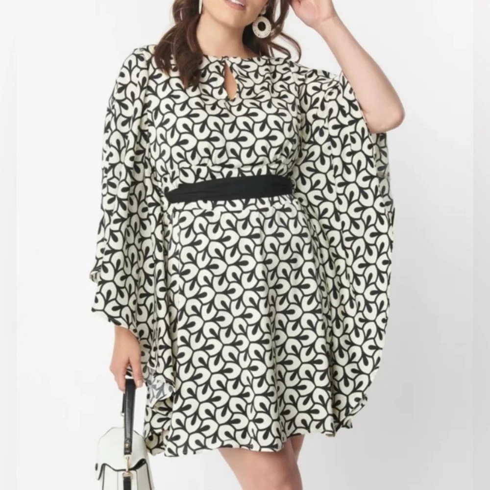 🦋B2G1🦋UNIQUE VINTAGE SMAK PARLOUR Ivory & Black Groovy Horseshoe Print Dress - Picture 6 of 14